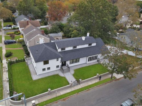 501 Saddle Rdg Rd, Woodsburgh NY  11598-1553 exterior