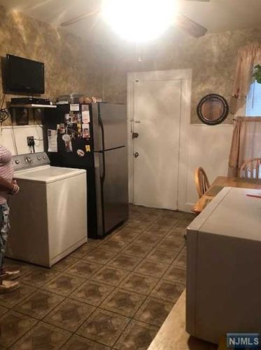 16 Hopper St, Paterson NJ 07508-2037 exterior