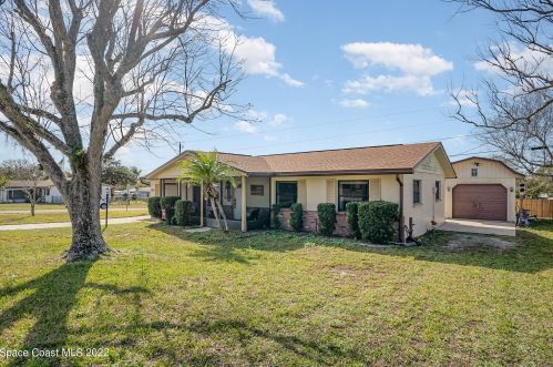 1060 Carpenter Rd, Titusville, FL 32796-1814