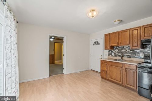 701 Parry Blvd, Riverton NJ  08077-3938 exterior