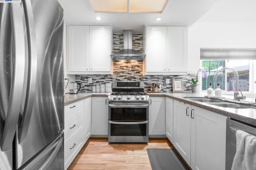 671 Black Pine Dr, San Leandro CA  94577-1374 exterior