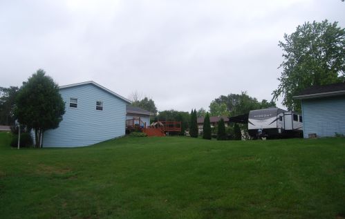 711 Harrison Ct, West Bend WI  53090-1800 exterior