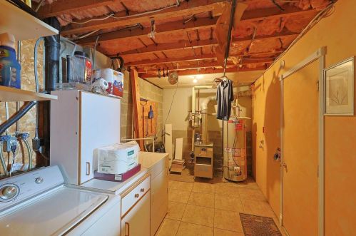 20 Hemlock Ct, Fishkill NY  12524-2618 exterior