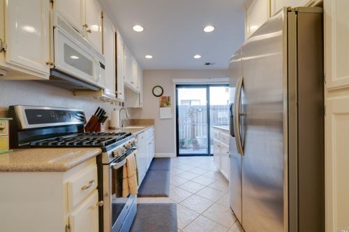 427 Myrtle Ct, Benicia CA  94510-1451 exterior