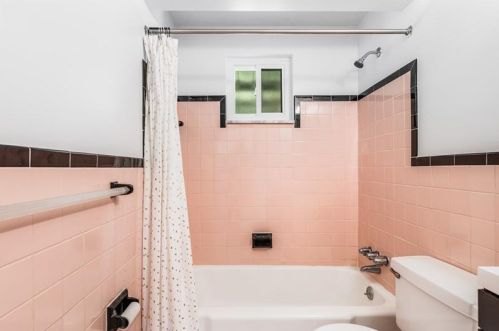 203 Blaze Dr, Glenshaw PA  15116-1009 exterior