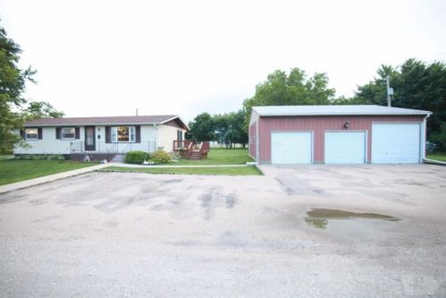 505 Walnut St, Elliott, IA 51532-5092