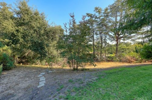 2222 Mendocino Ln, Altadena CA  91001-2816 exterior