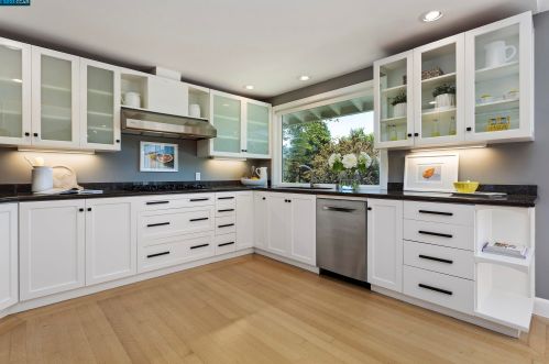 115 Coral Dr, Orinda, CA 94563-4362