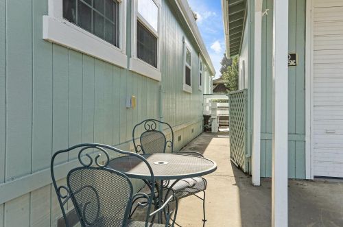 6 Whispering Way, Lodi CA  95242-9563 exterior