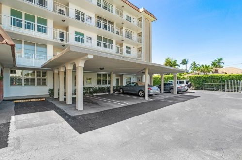 921 Gardenia Dr, Delray Beach FL  33483-4844 exterior