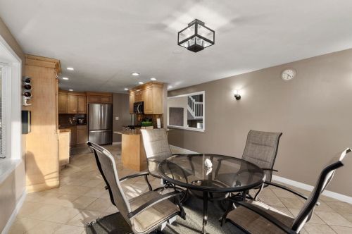 8 Kipford Way, Nashua NH 03063-1504 exterior