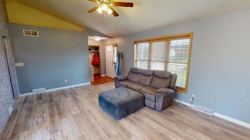 348 Woodridge Pl, Manitowoc WI  54220-7169 exterior