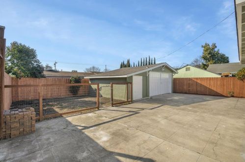 21437 Msn Blvd, Hayward CA  94541-2015 exterior