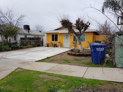 961 10th St, Orange Cove, CA 93646-2315