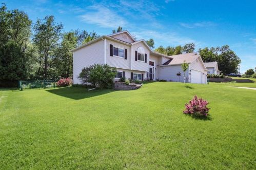 3601 Damon St, Eau Claire, WI 54701-9207