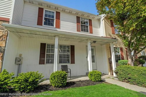 447 Rose Ct, Lakewood, NJ 08701-5872