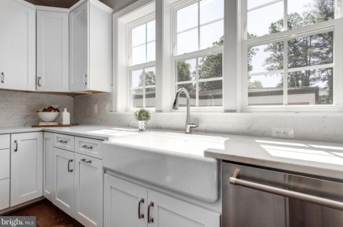 1930 Hillside Dr, Falls Church VA  22043-1414 exterior