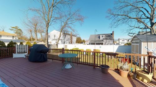 710 Stewart Ave, Bethpage NY  11714-2715 exterior