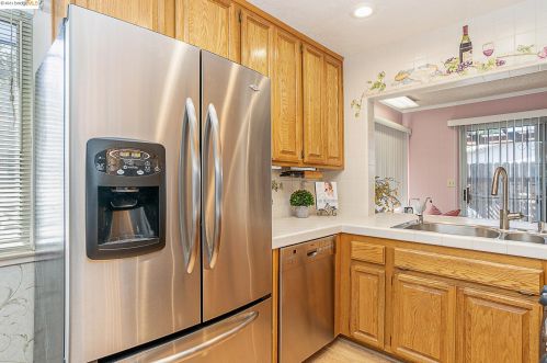 4136 Strathmore Way, North Highlands CA  95660-2853 exterior