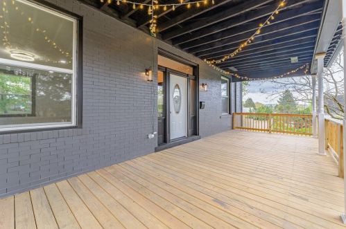 344 Freeport Rd, New Kensington, PA 15068-5425