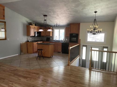 540 Weaver Hill Rd, West Greenwich, RI 02817-2259
