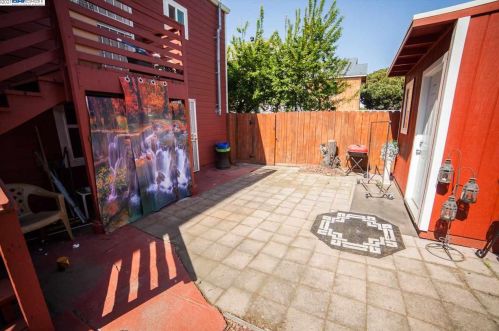 1610 14th St, Oakland CA  94607-1512 exterior