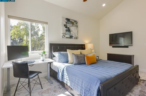 4330 Fairlands Dr, Pleasanton CA  94588-3428 exterior