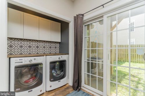 15935 Greymill Manor Dr, Haymarket VA  20169-4927 exterior