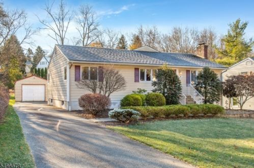 40 Jacobus Ave, Little Falls NJ  07424-2305 exterior