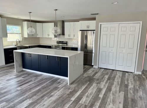 2704 Sanibel Blvd, Saint James City FL  33956-2232 exterior