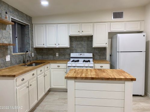 1437 Delaware St, Tucson AZ  85745-2305 exterior