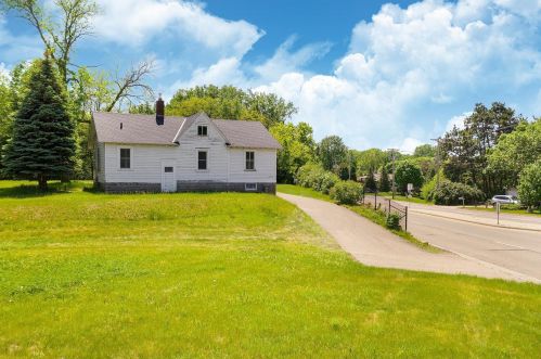 1741 Arcade St, Saint Paul, MN 55109-4204