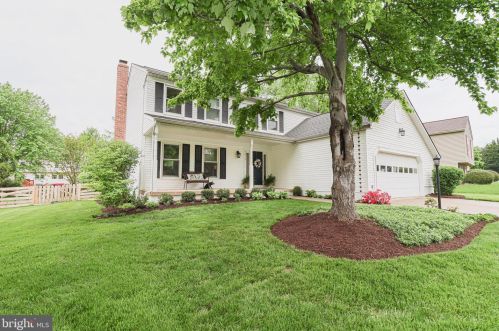 2612 New Banner Ln, Herndon, VA 20171-2659