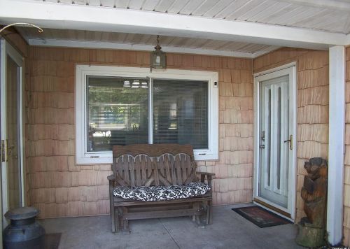 16 Valiant Dr, South Setauket, NY 11720-1439