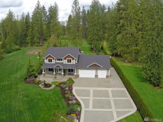1233 288th St, Camano Island, WA 98292-9802