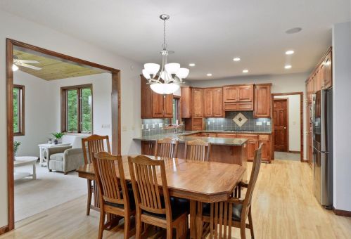 1888 White Oak Dr, Chaska MN  55318-2878 exterior