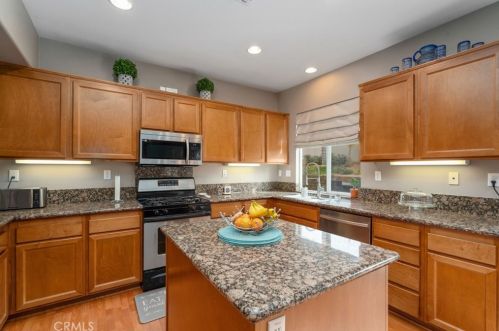 765 Windbound Ave, Beaumont CA  92223-7098 exterior