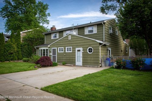 77 Woodview Dr, Old Bridge, NJ 08857-2223