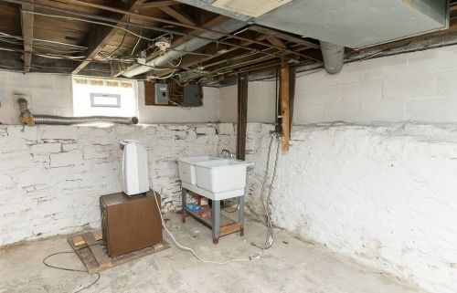 2141 Martha St, New Castle PA  16101-5626 exterior