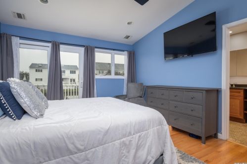 2500 Ocean Ave, North Bellmore NY  11710-3825 exterior