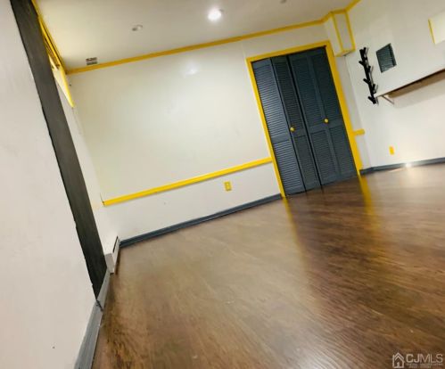 3 Highview Dr, Woodbridge NJ  07095-3905 exterior