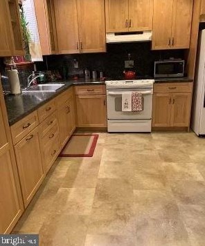 316 Village Ln, Pottstown, PA 19464-3016