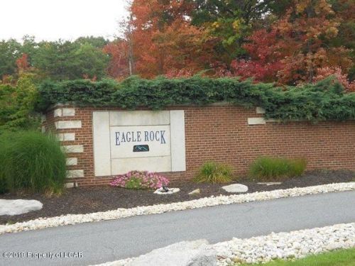 187 Muskegon Cir, Hazle Township, PA 18202-9563