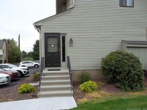 709 Summer Hill Dr, Wapping, CT 06074-2849