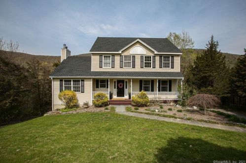 6 Lee Cir, Kent, CT 06757-1426