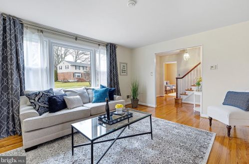 2106 Weatherton Dr, Wilmington, DE 19810-2311