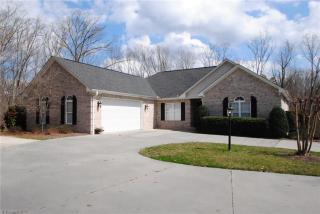 245 Lazy Oak Ln, Thomasville, NC 27360-0910