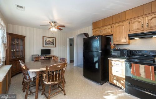 909 Sycamore Dr, Lansdale PA 19446-1722 exterior