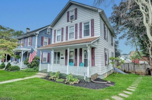 87 Warren St, Washington, NJ 07882-1313