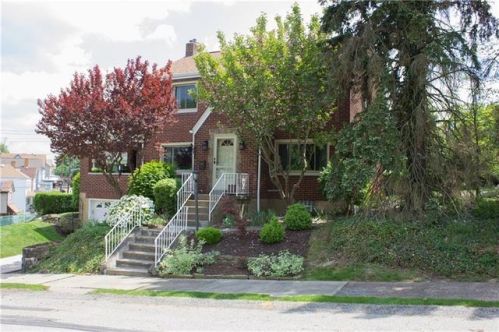 131 Marietta St, Whitaker, PA 15120-2637